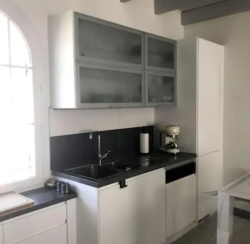 La Charmeuse A 500m De